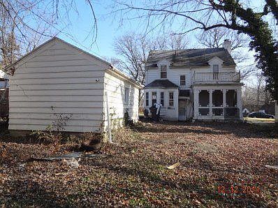 2nd image of 1837 Parkhill Dr