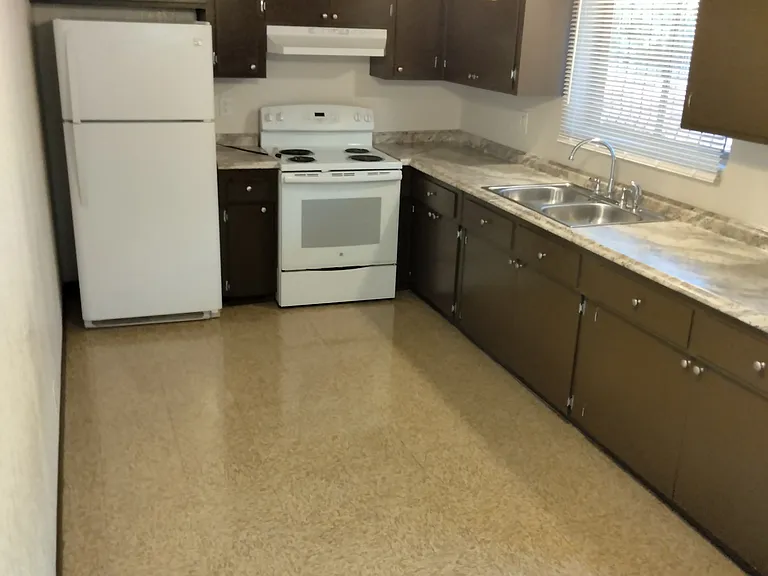 4431 E 3rd St #7 — Photo 9