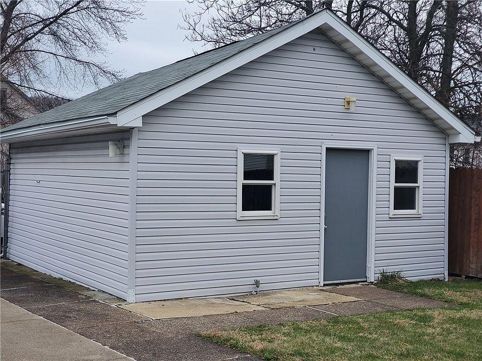 952 W 26th St Erie PA Zillow