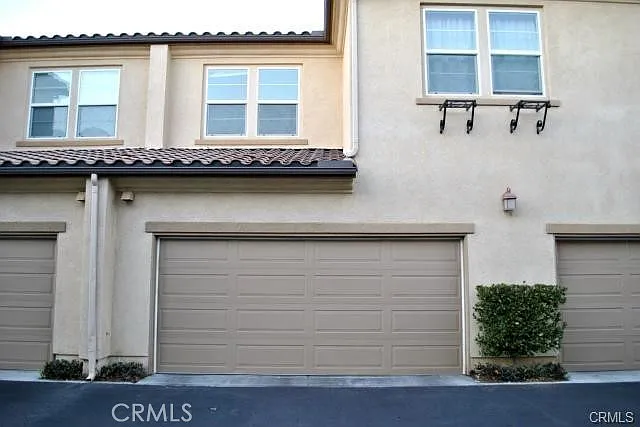 1800 E Lakeshore Dr — Photo 2