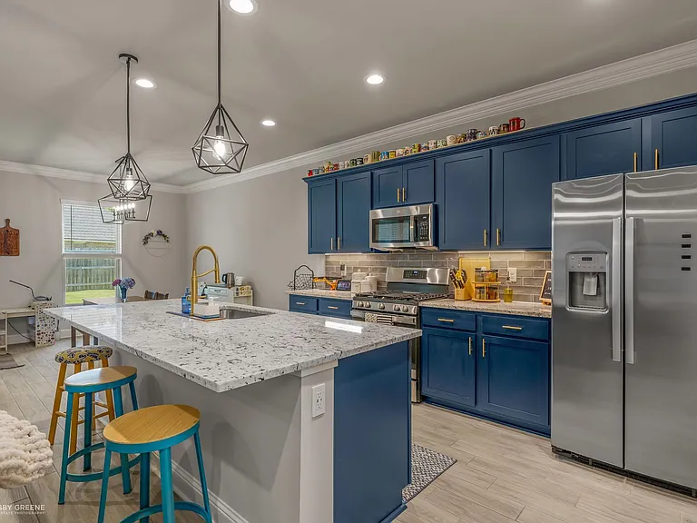754 Crozier Dr — Photo 3