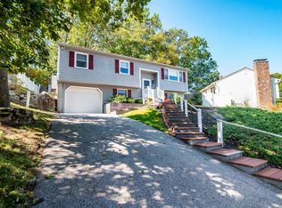 62 Jonathan Ln, Manchester, NH 03104