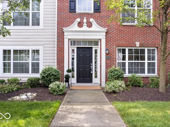 8256 Jo Ellen Dr, Fishers, IN 46038