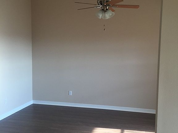 3rd image of 9805 Lakeshore Dr