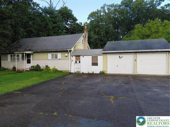 4834 Maple Dr, Walnutport, PA 18088