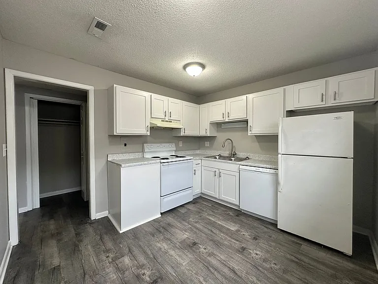 Park Place North Apartment Homes — Photo 8