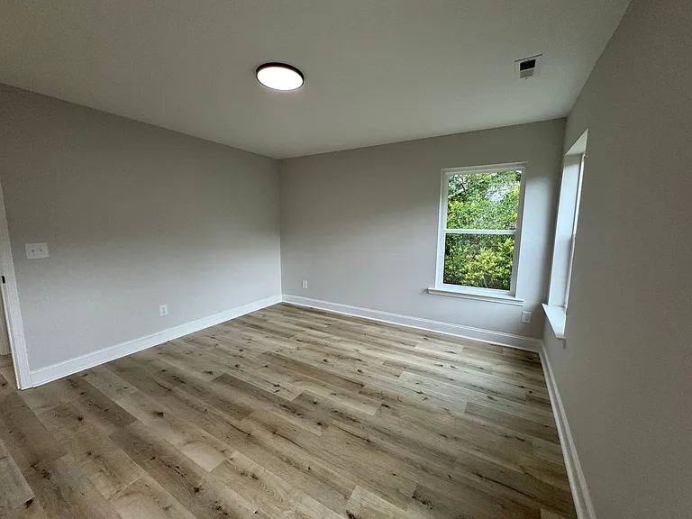 3530 Charing Cross Rd — Photo 15