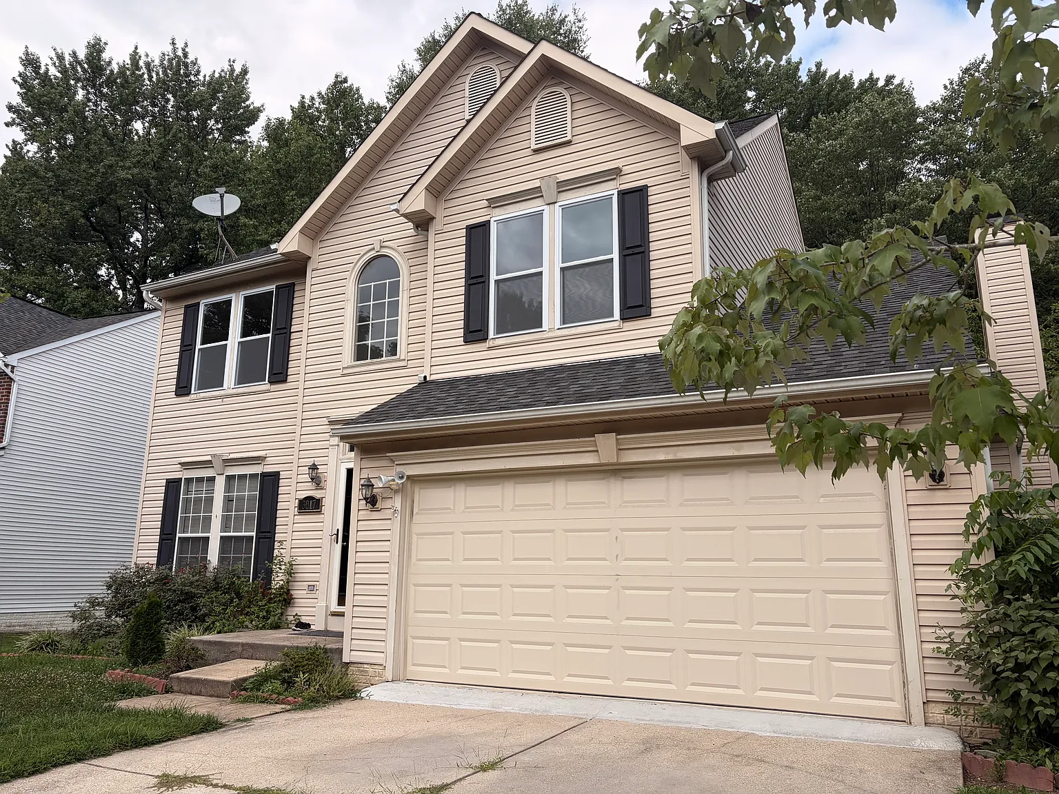 4 bed, 3.5 bath, 1944 sqft, $3,500 — Photo 1