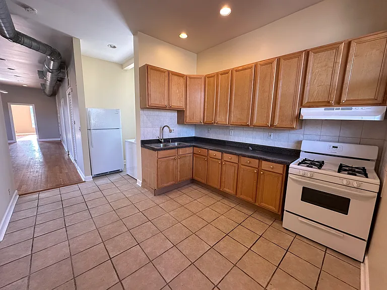 4879 N Lincoln Ave #2 — Photo 5