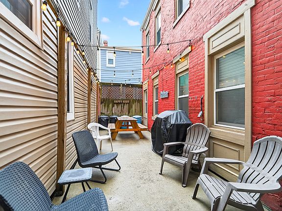 3rd image of 2714 Jane St