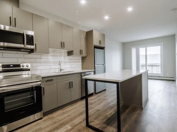 Crystallina Area 2 bedroom One Month Free Rent !