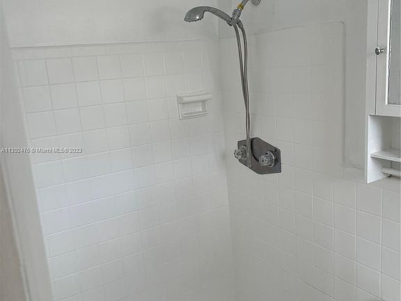 5th image of 1040 94th St APT 1