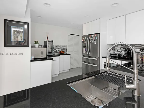 14203 SW 66th St APT 503, Miami, FL 33183