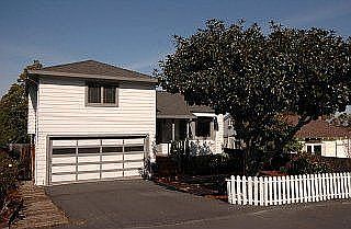 2nd image of 906 Ruth Ave
