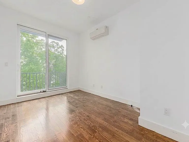 2901 Snyder Ave #3F — Photo 4