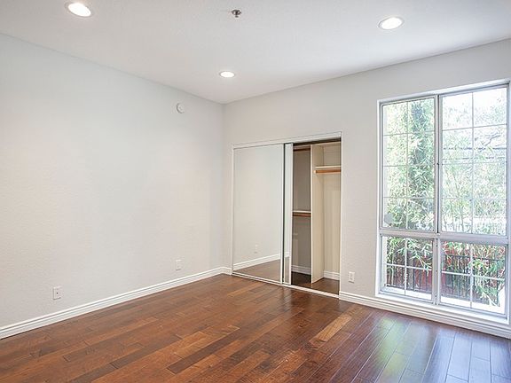 5th image of 585 N Rossmore Ave APT 212