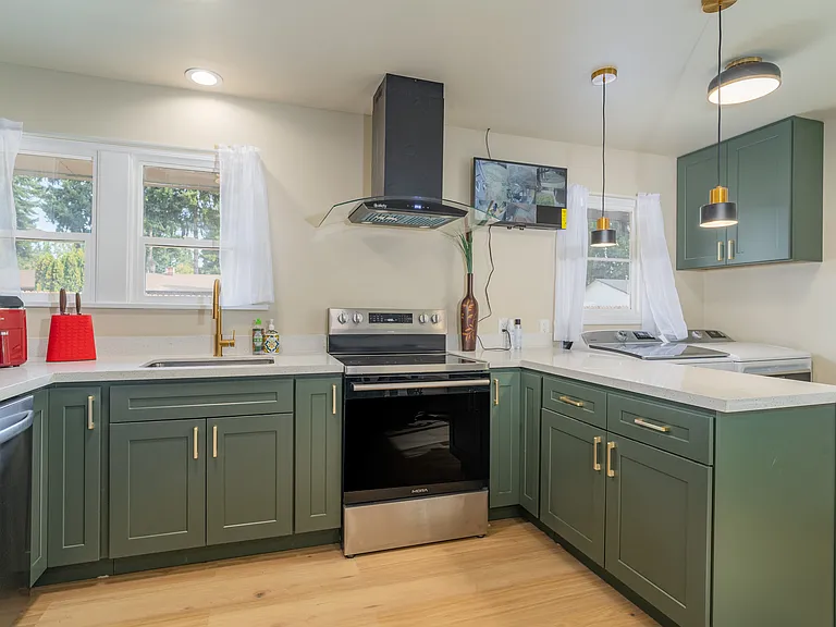 3601 Landau Ave NE — Photo 6