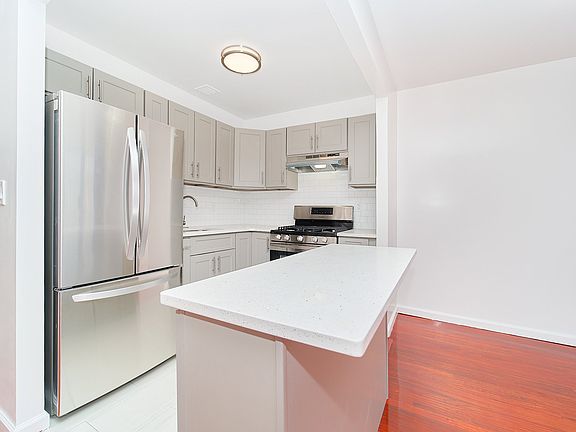2nd image of 114 Pulaski St #3