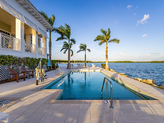 5th image of 48 Largo Ave