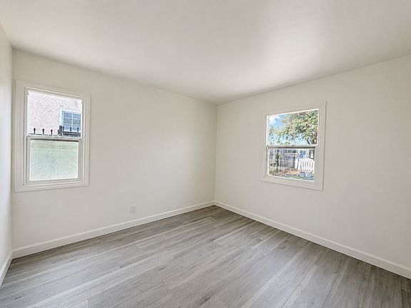4th image of 14504 Condon Ave #1/2