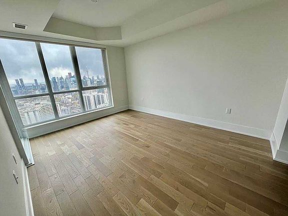 4th image of 585 Bloor St E #4321