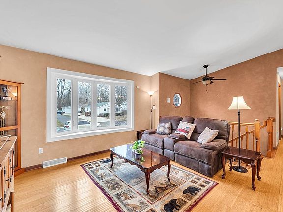 3rd image of 950 101st STREET