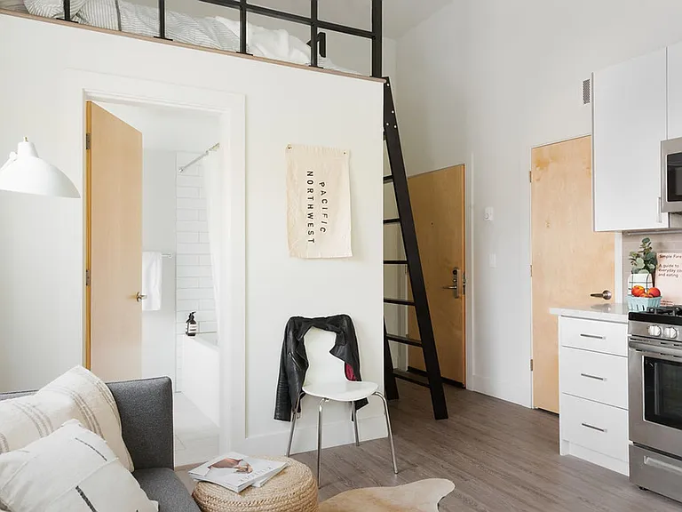 423 Terry Apartment — Photo 46
