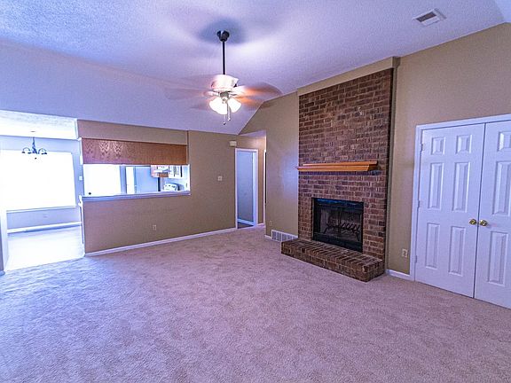 4th image of 2799 Maryland Cir E