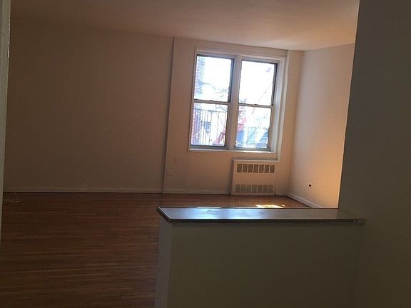5th image of 4325 49th St APT 2B