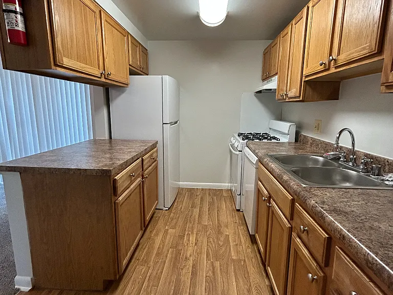 Longview — Photo 163