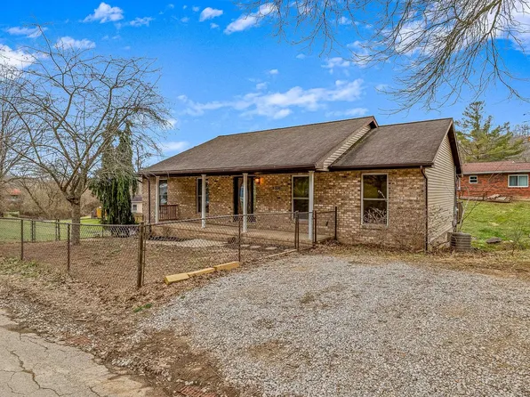 6331 Camp Creek Rd, Huntington, WV 25701