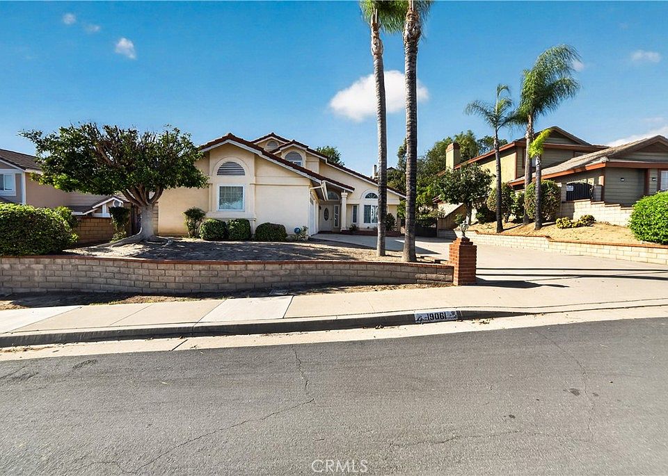 1st image of 19061 Gold Ln