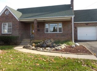 911 Race St, Catasauqua, PA 18032