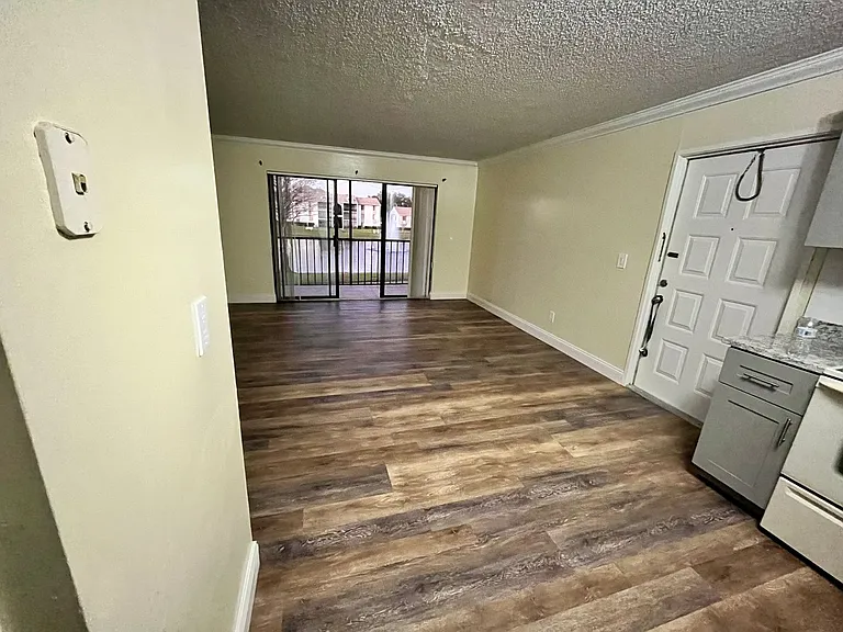 8205 Sun Spring Cir #72 — Photo 6