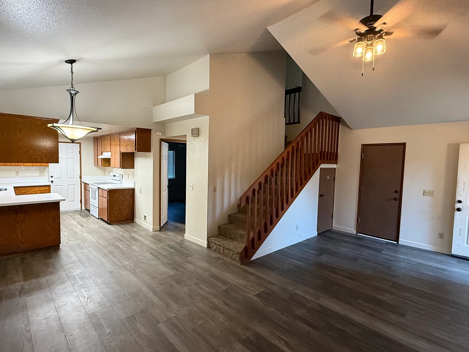 2 bed, 1213 sqft, $1,900 — Photo 4