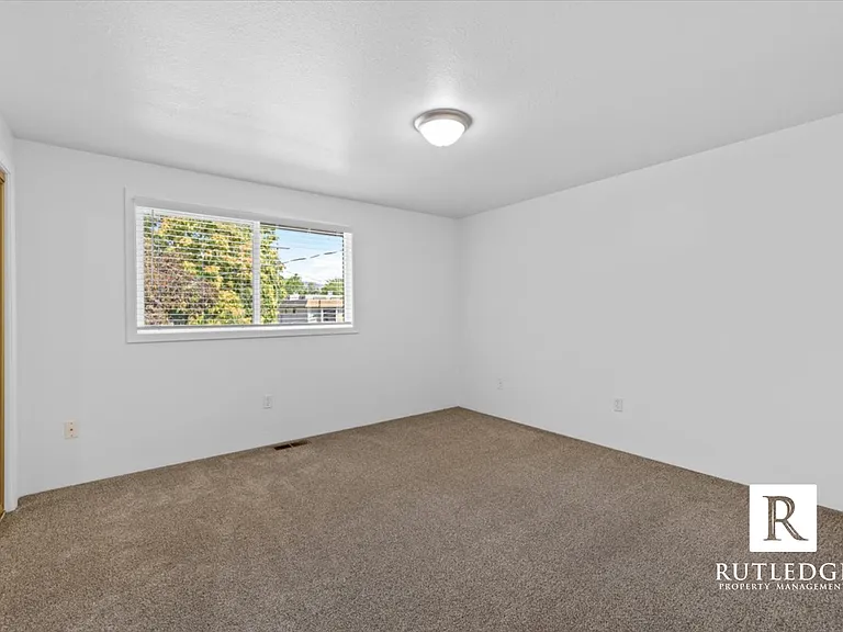 826 Bennett Ave #A-D — Photo 13
