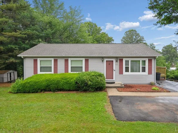 523 Sweeney Cir, Forest, VA 24551