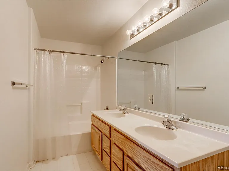 1110 Opal St #202 — Photo 24