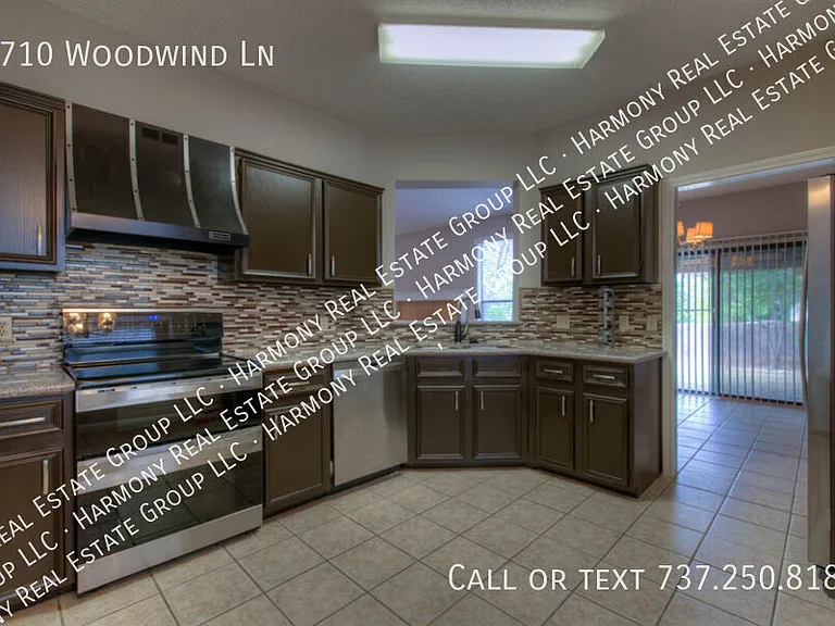 1710 Woodwind Ln — Photo 8