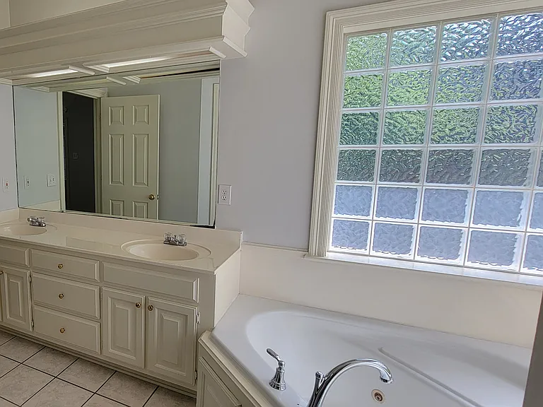 516 Windsor Dr — Photo 21