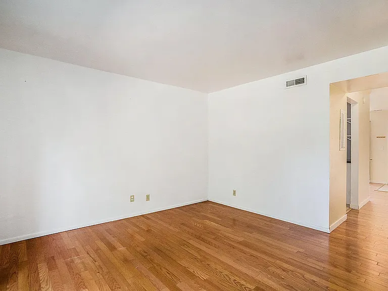 3656 Kenbrooke Ct — Photo 6