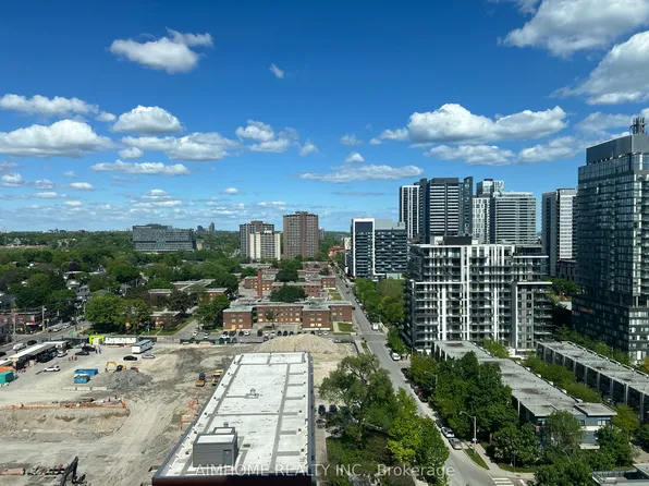 10 Oak St, Toronto, ON