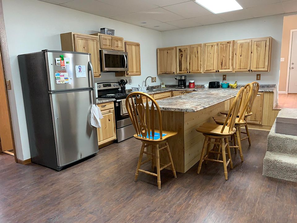 107 Robinson St, Scobey, MT 59263 Zillow