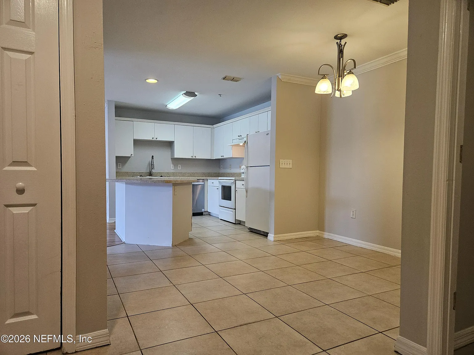 2 bed, 2.0 bath, 1177 sqft, $1,380 — Photo 3