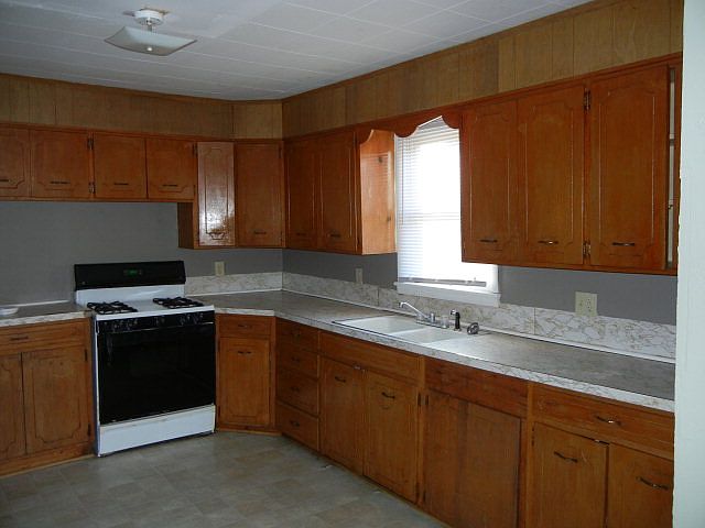 2nd image of 518 N Hope St
