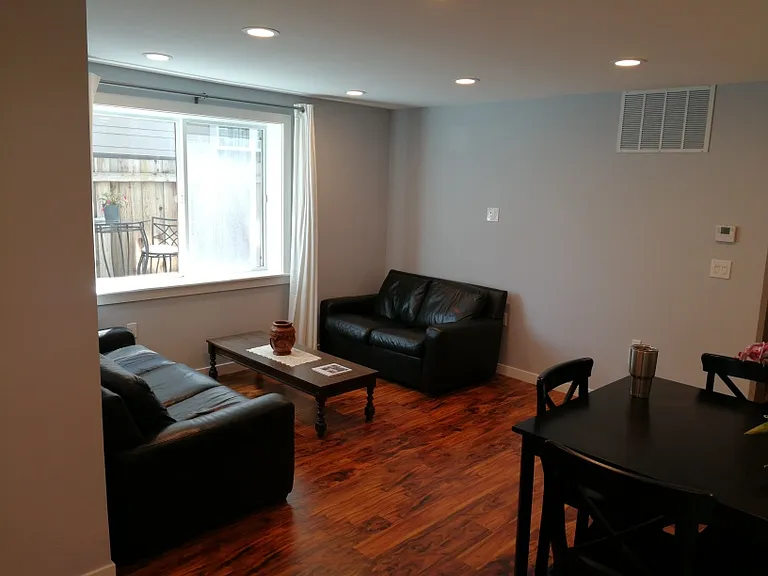 Living room - looking from the front
