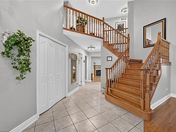 5th image of 42 Hillgarden Dr