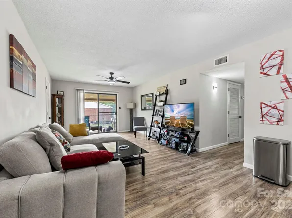 123 Carriage House Dr, Kannapolis, NC 28081