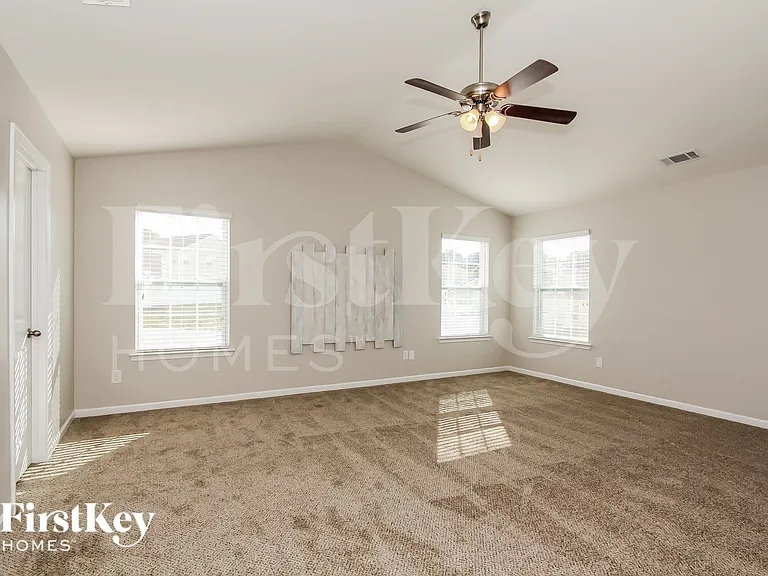 165 N Cromwell Dr — Photo 8