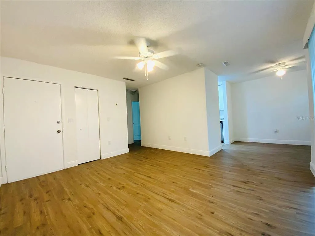 1 bed, 1.0 bath, 685 sqft, $1,275 — Photo 2